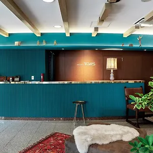 https://hotel-toms.hotelshakone.com